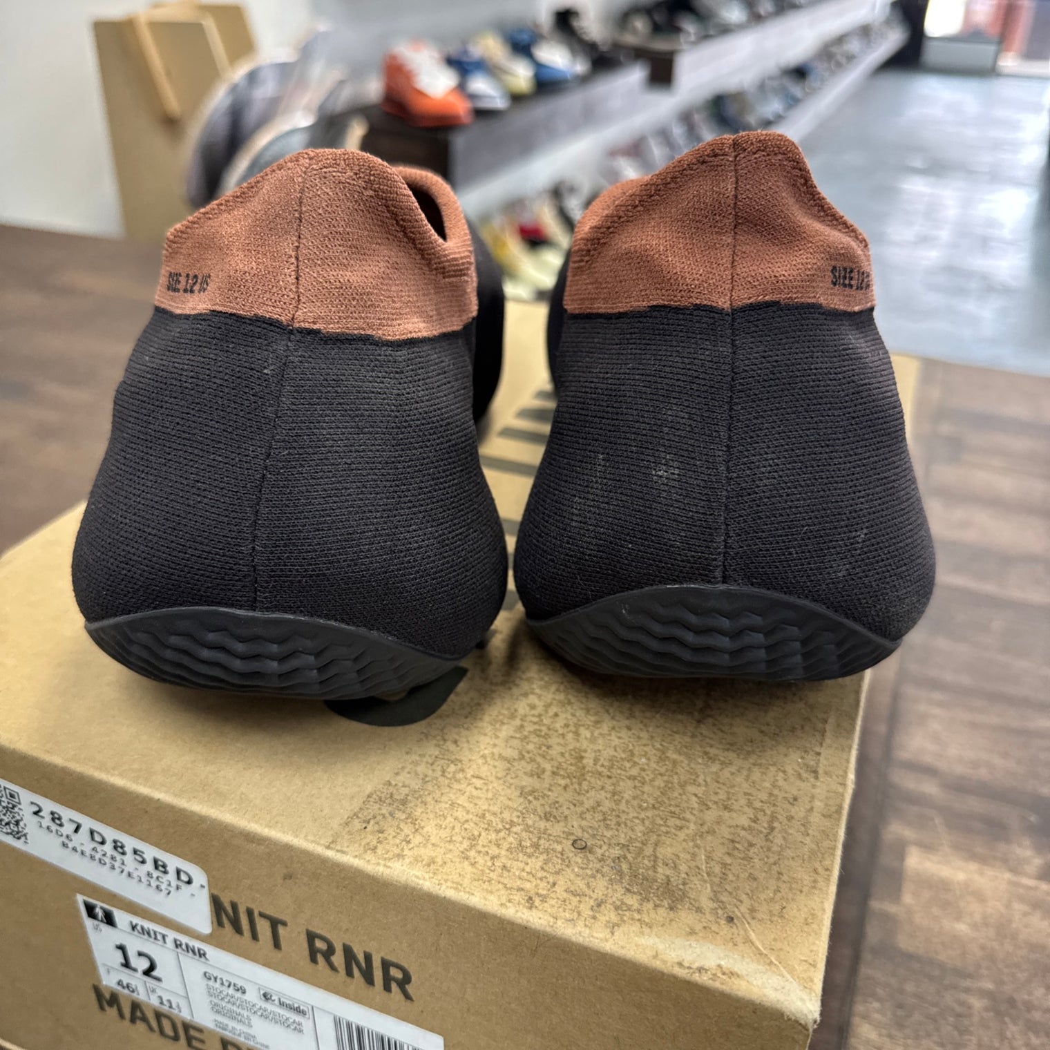Stone Carbon Yeezy Knit Runner (USED)