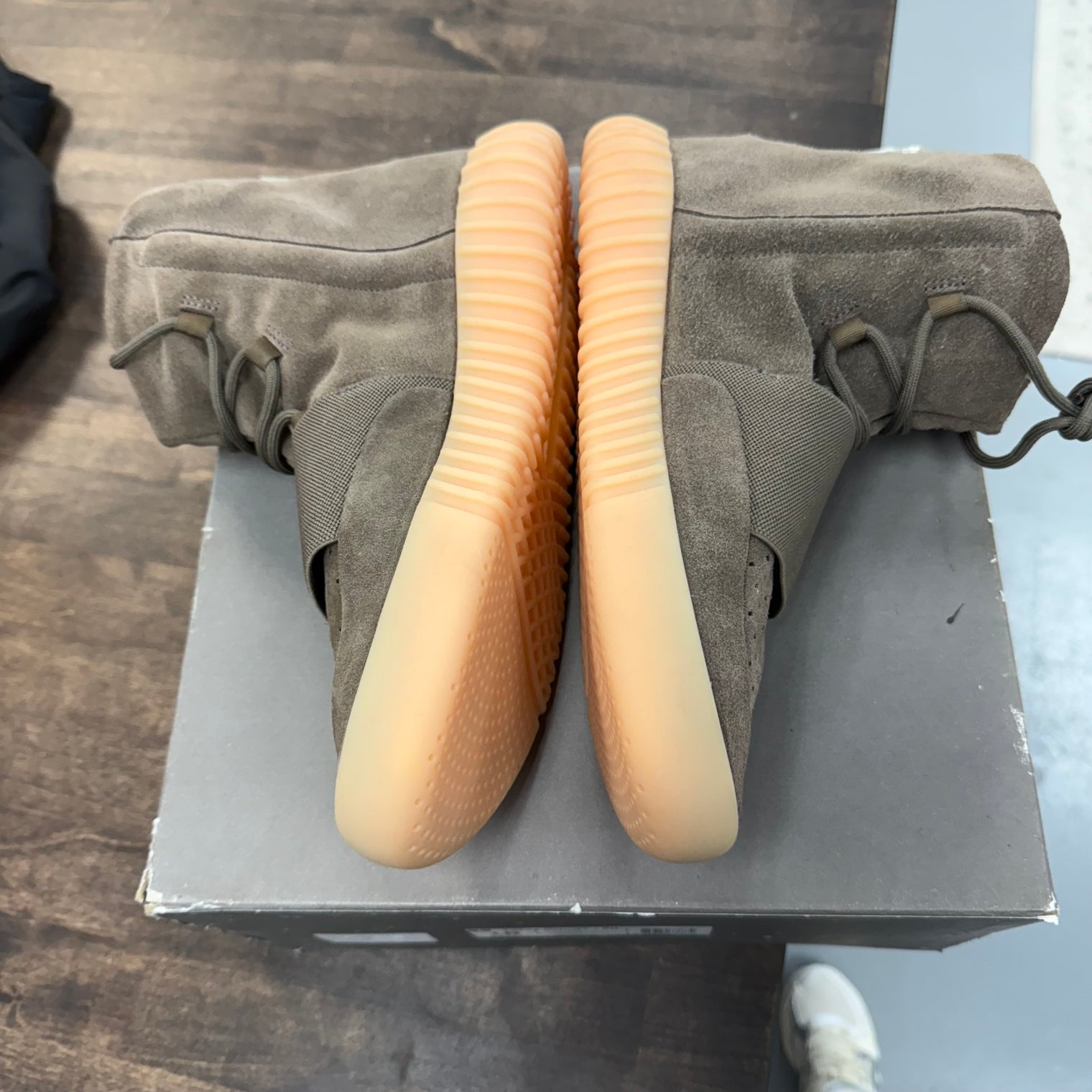 Chocolate Yeezy Boost 750 (USED)