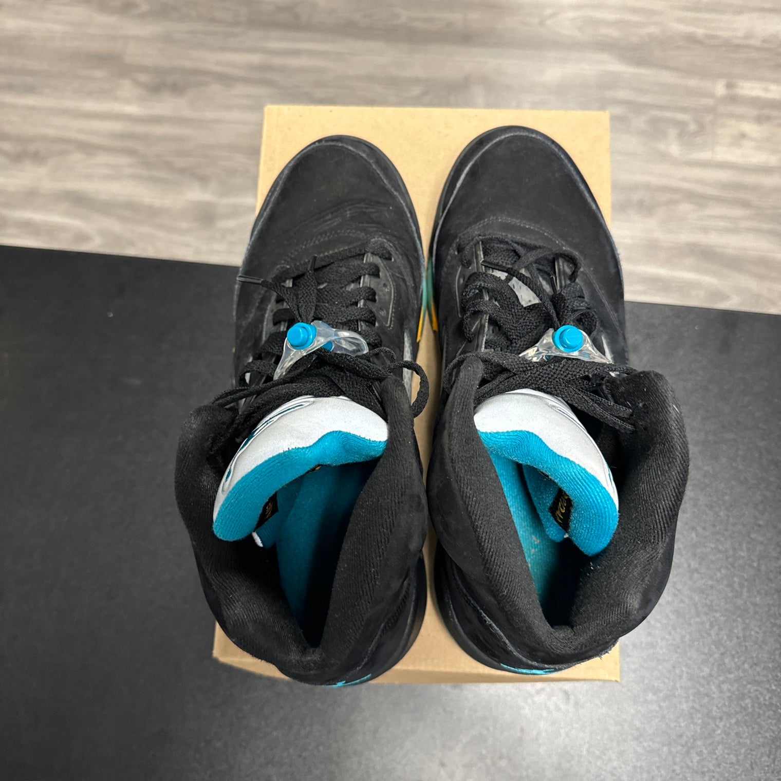Aqua Jordan 5 (USED, no box)