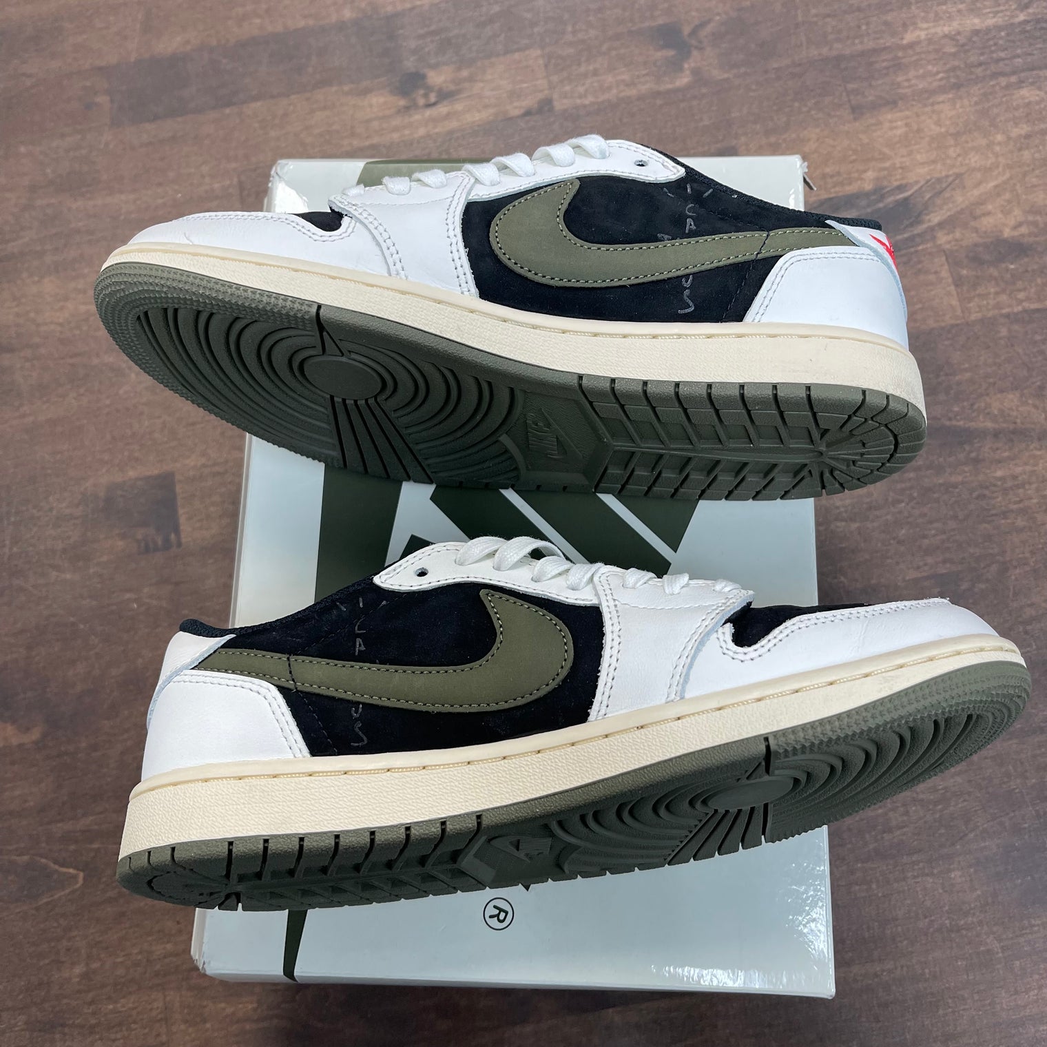 Travis Scott Olive Jordan 1 Low (W) (USED)