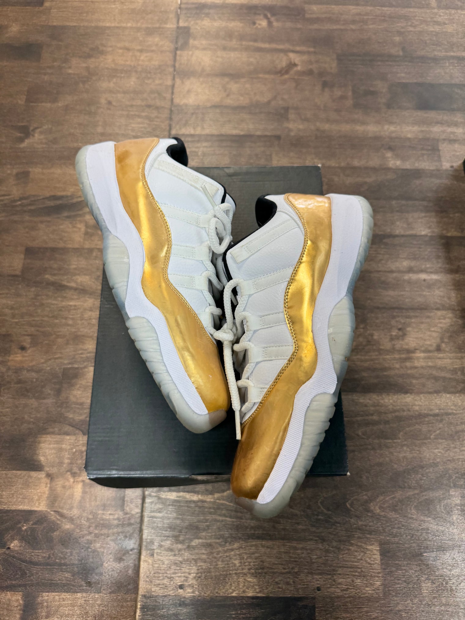 Closing Ceremony Jordan 11 Low (USED)