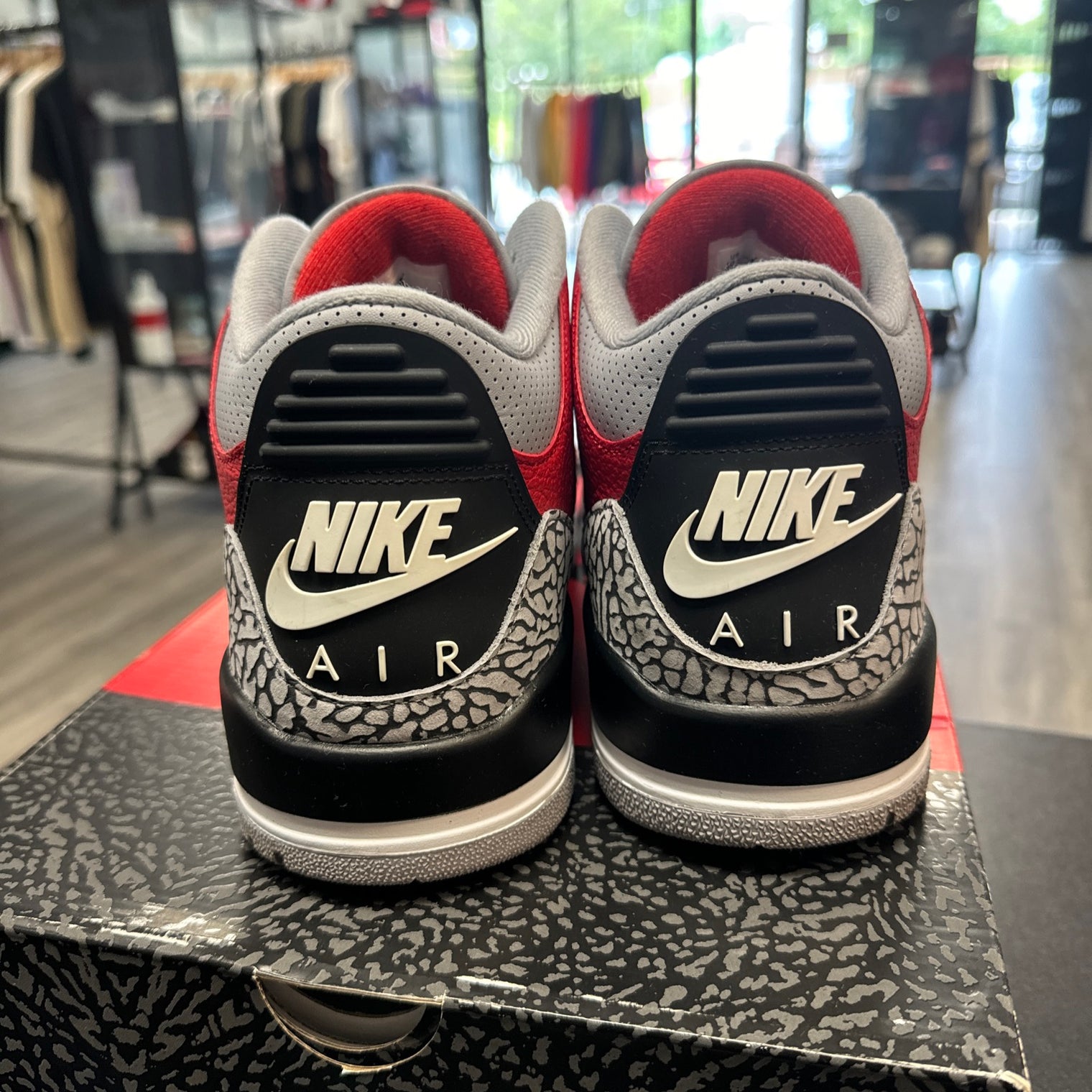 Unite Jordan 3 Retro (Lightly Worn)