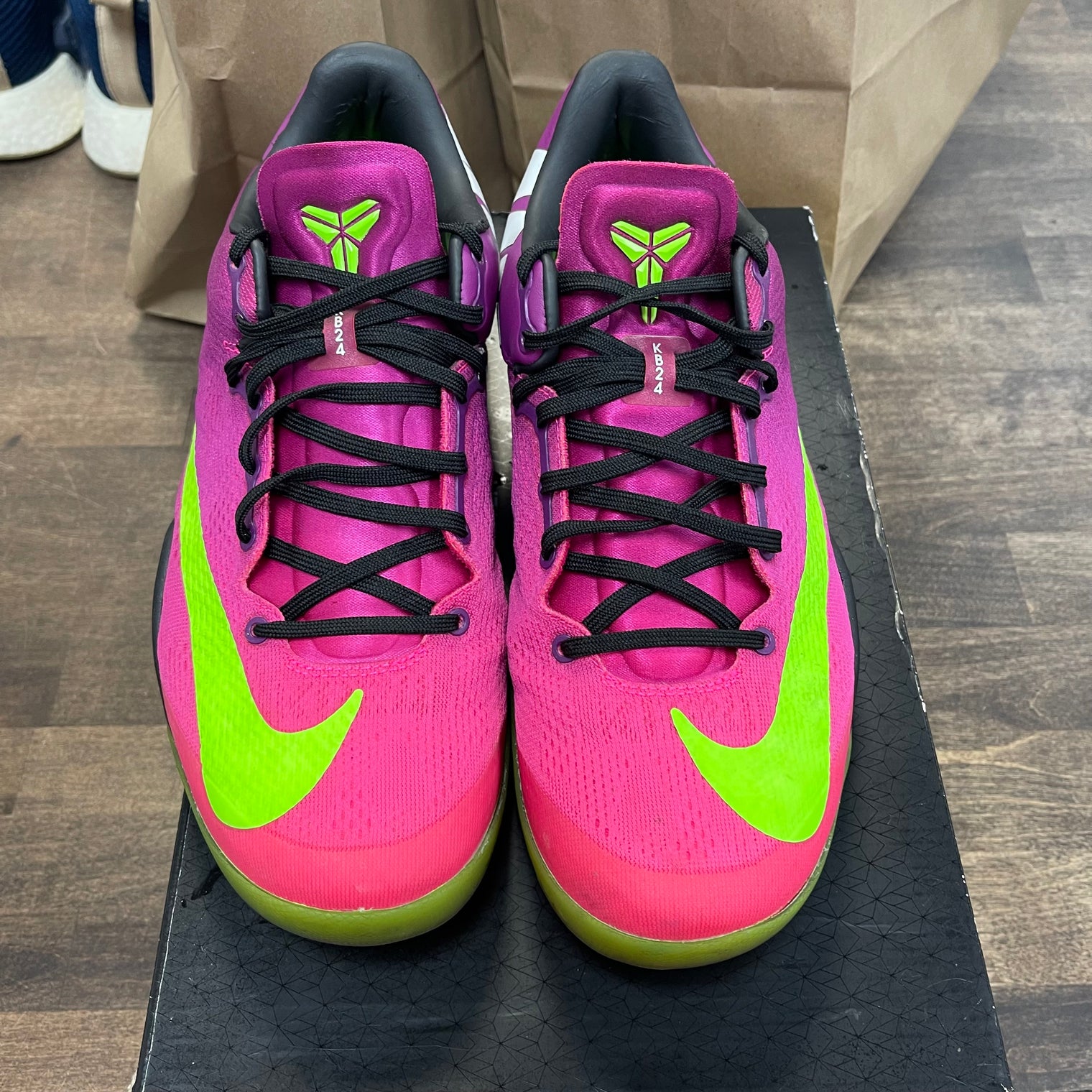 Kobe 8 Mambacurial Electric Green (USED, Replacement Box)