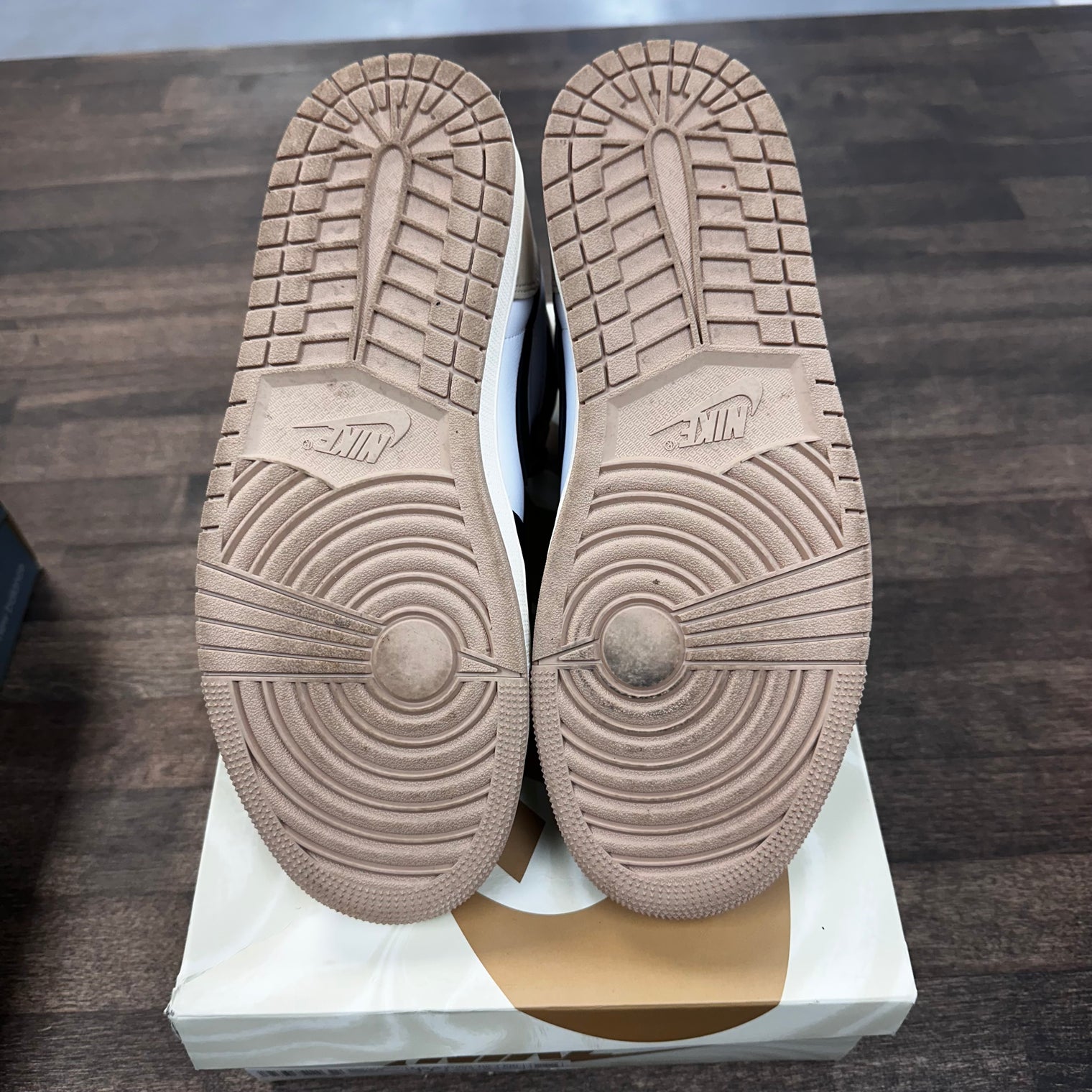 Latte Jordan 1 High (W) (USED)