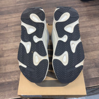 Static Yeezy 700 V2 (USED)