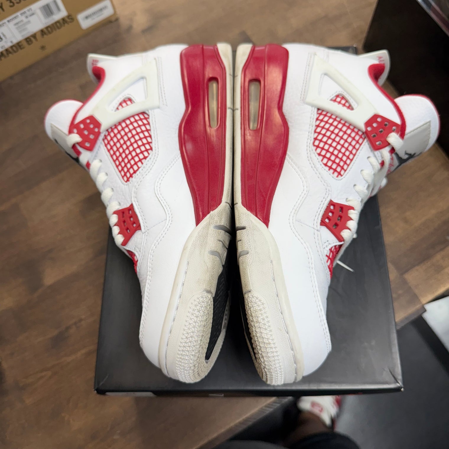 Alternate 89 Jordan 4 (USED)