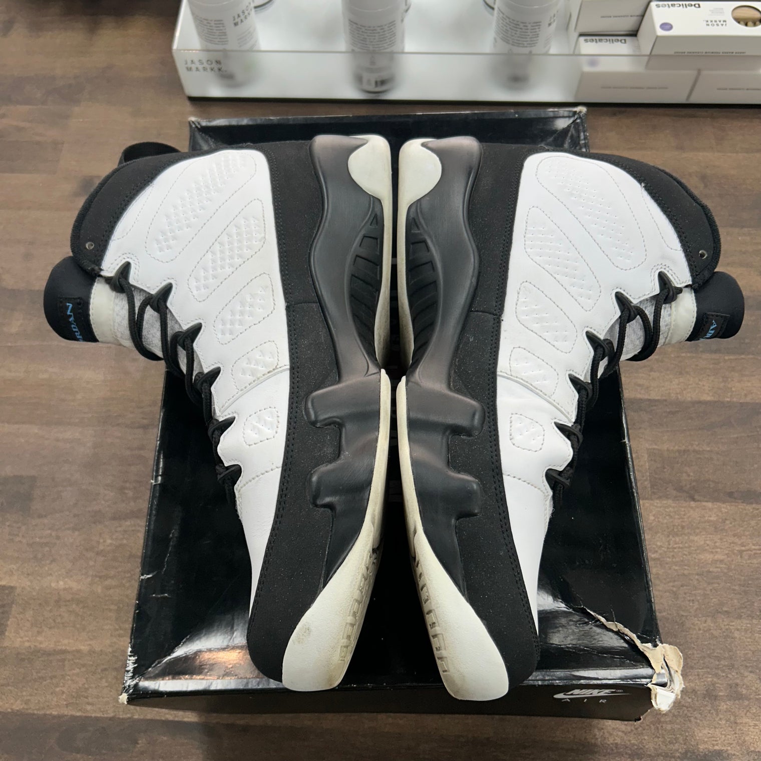 University Blue Jordan 9 Retro (USED)