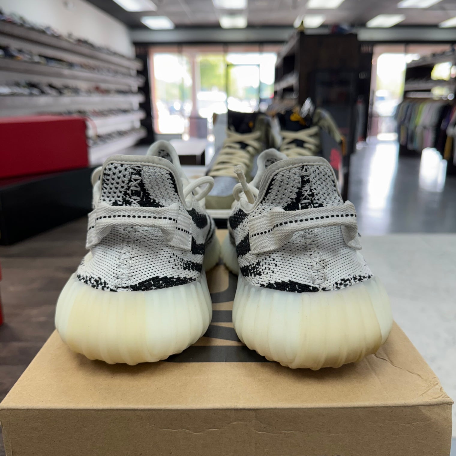 Zebra Yeezy 350 (USED, replacement box)