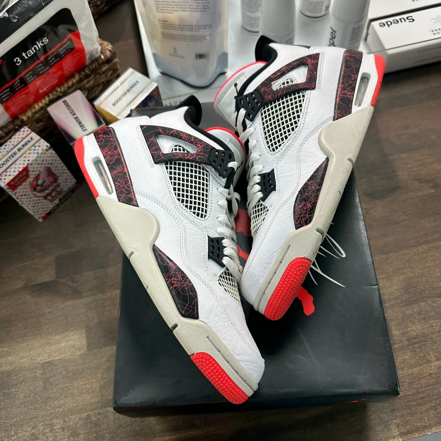 Flight Nostalgia Jordan 4 (USED)