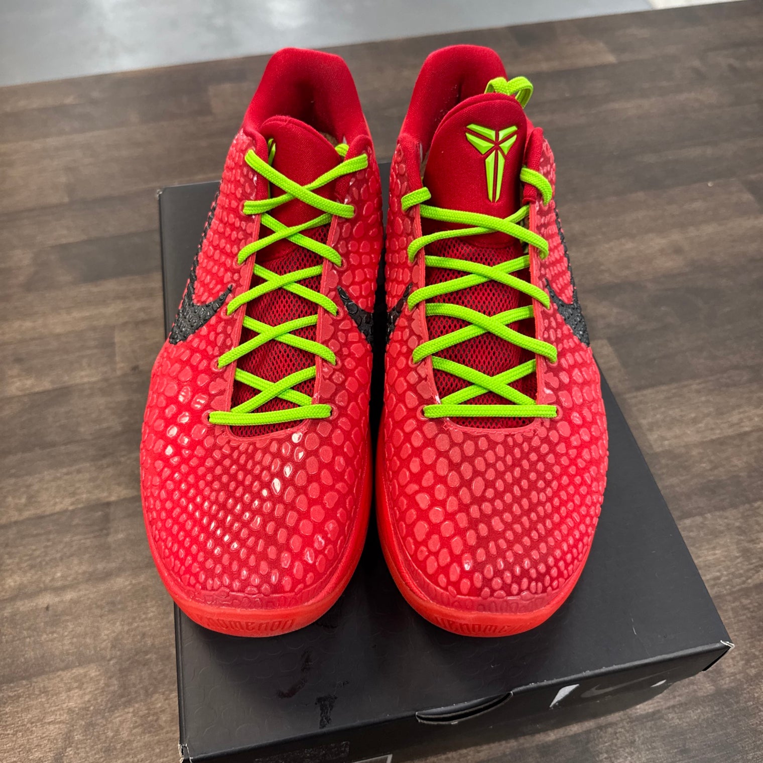 Reverse Grinch Kobe 6 Protro (USED)