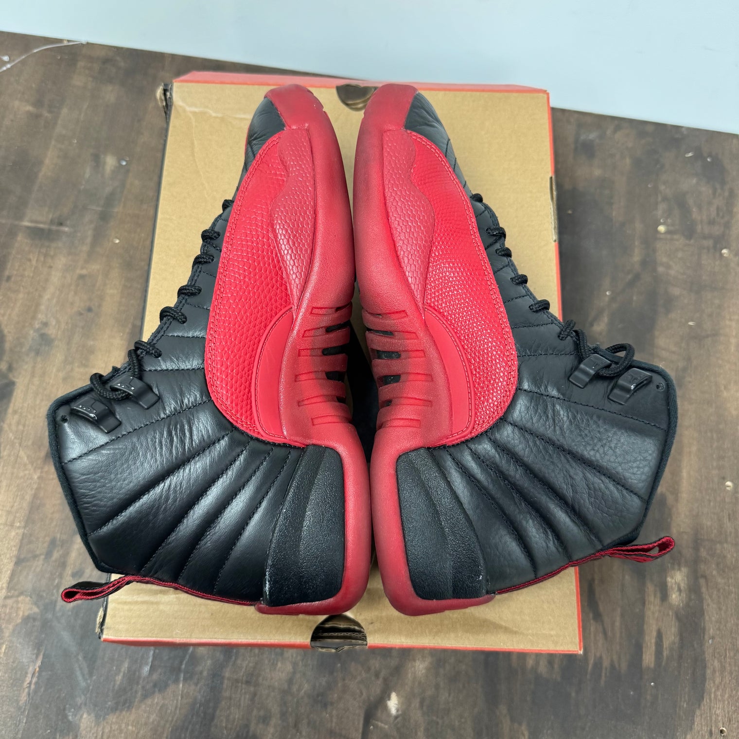 Flu Game Jordan 12 (USED)