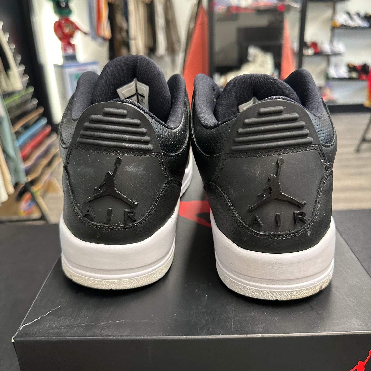 Cyber Monday Jordan 3 (USED)