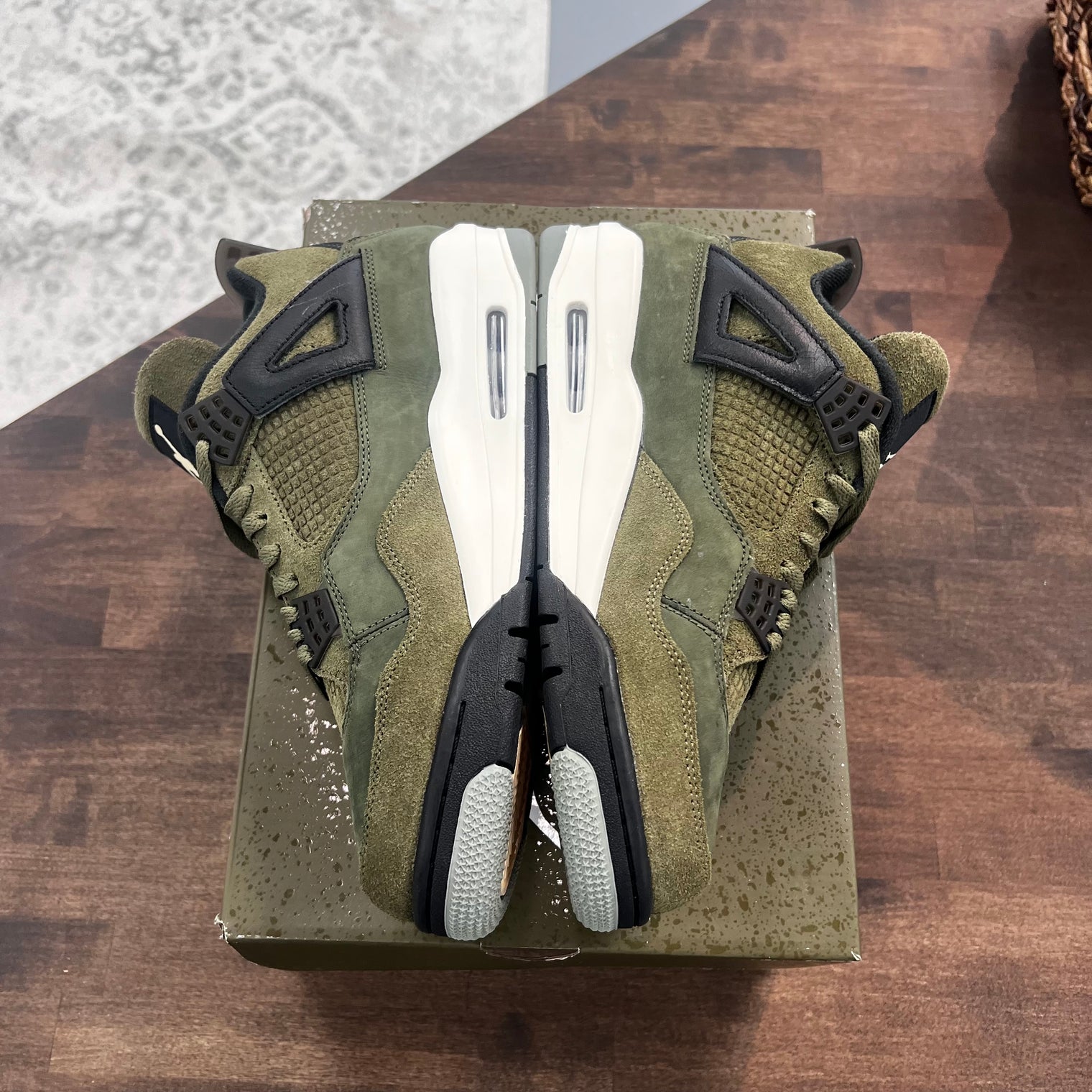 Craft Medium Olive Jordan 4 Retro (USED)