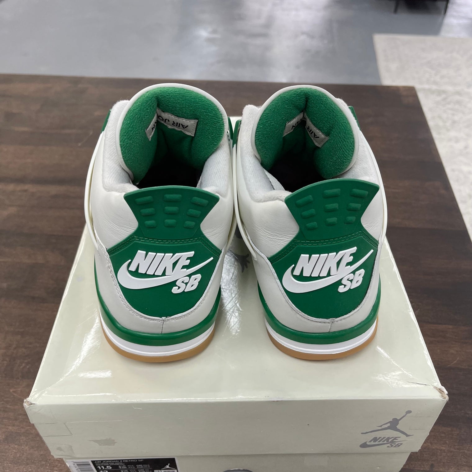 Pine Green Jordan 4 SB OG (USED)