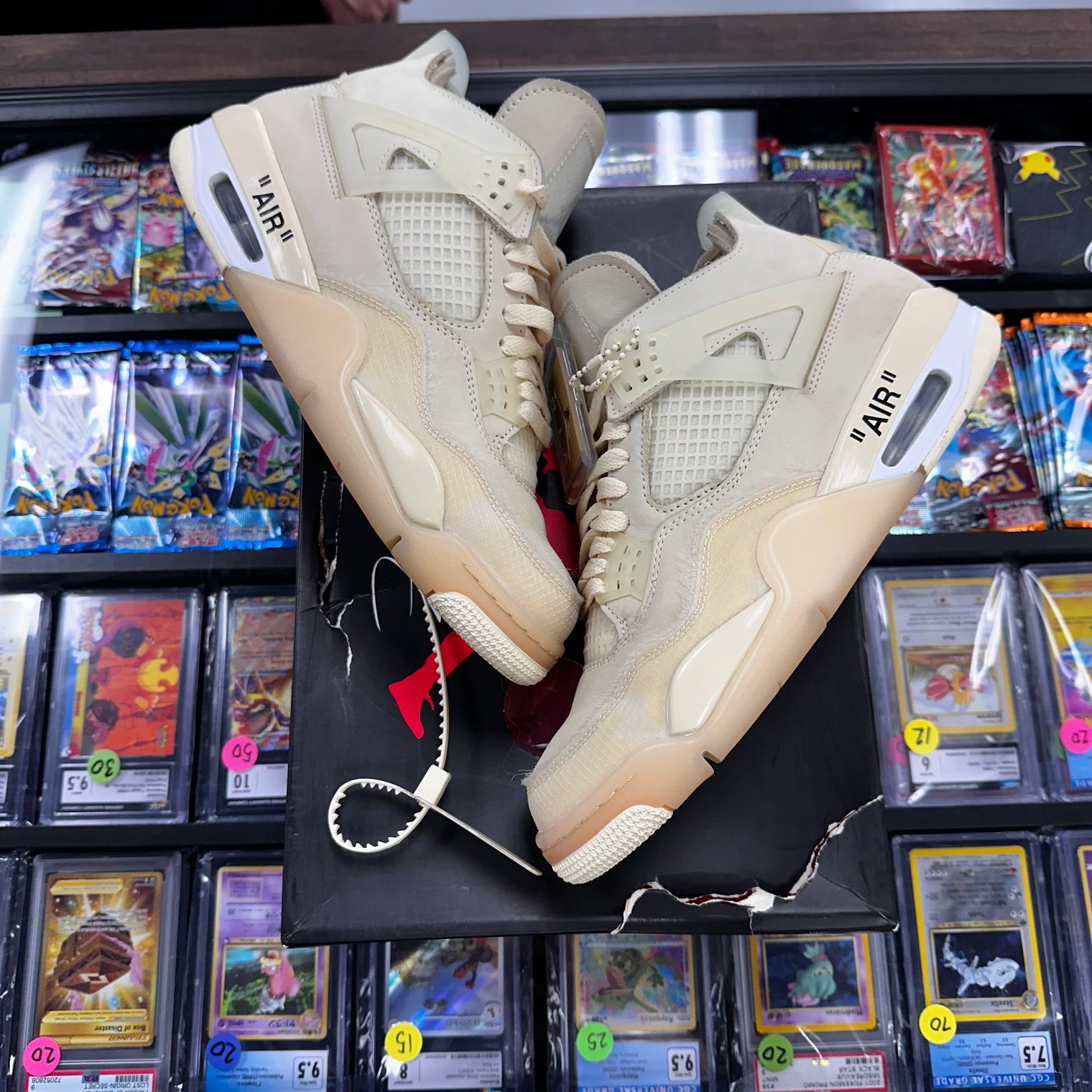 (W) Off-White Sail Jordan 4 (USED)