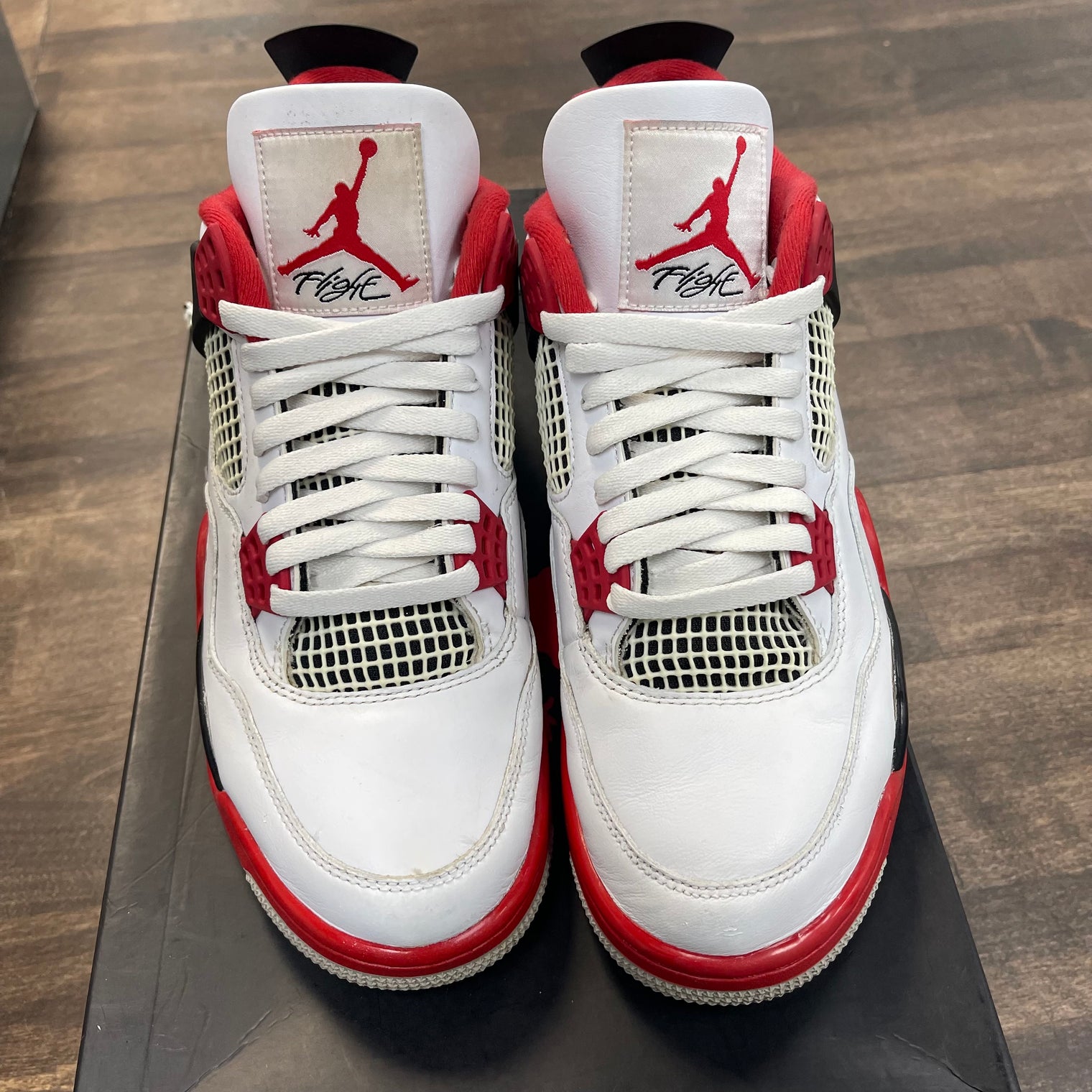 Fire Red Jordan 4 (USED)