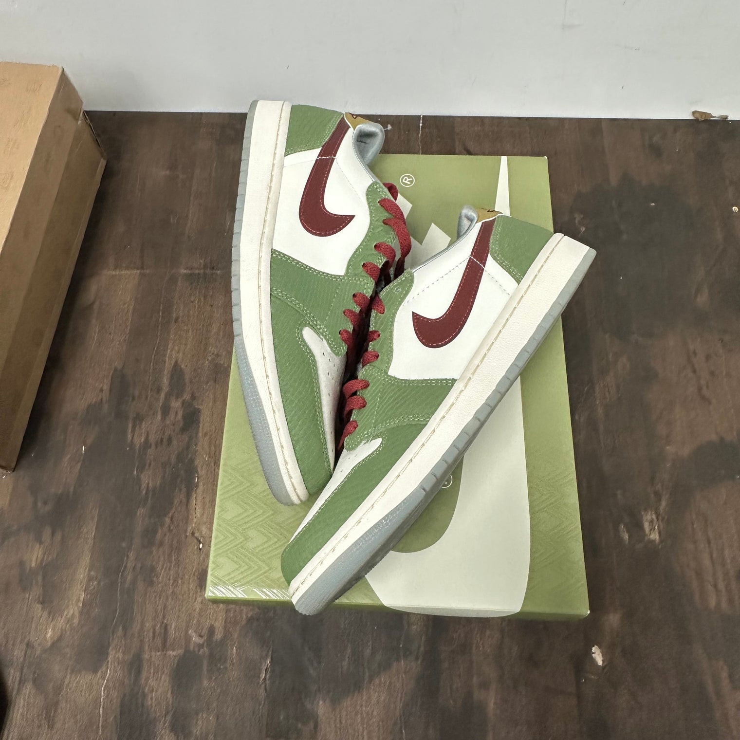 Year of the Dragon Jordan 1 Low OG (USED)