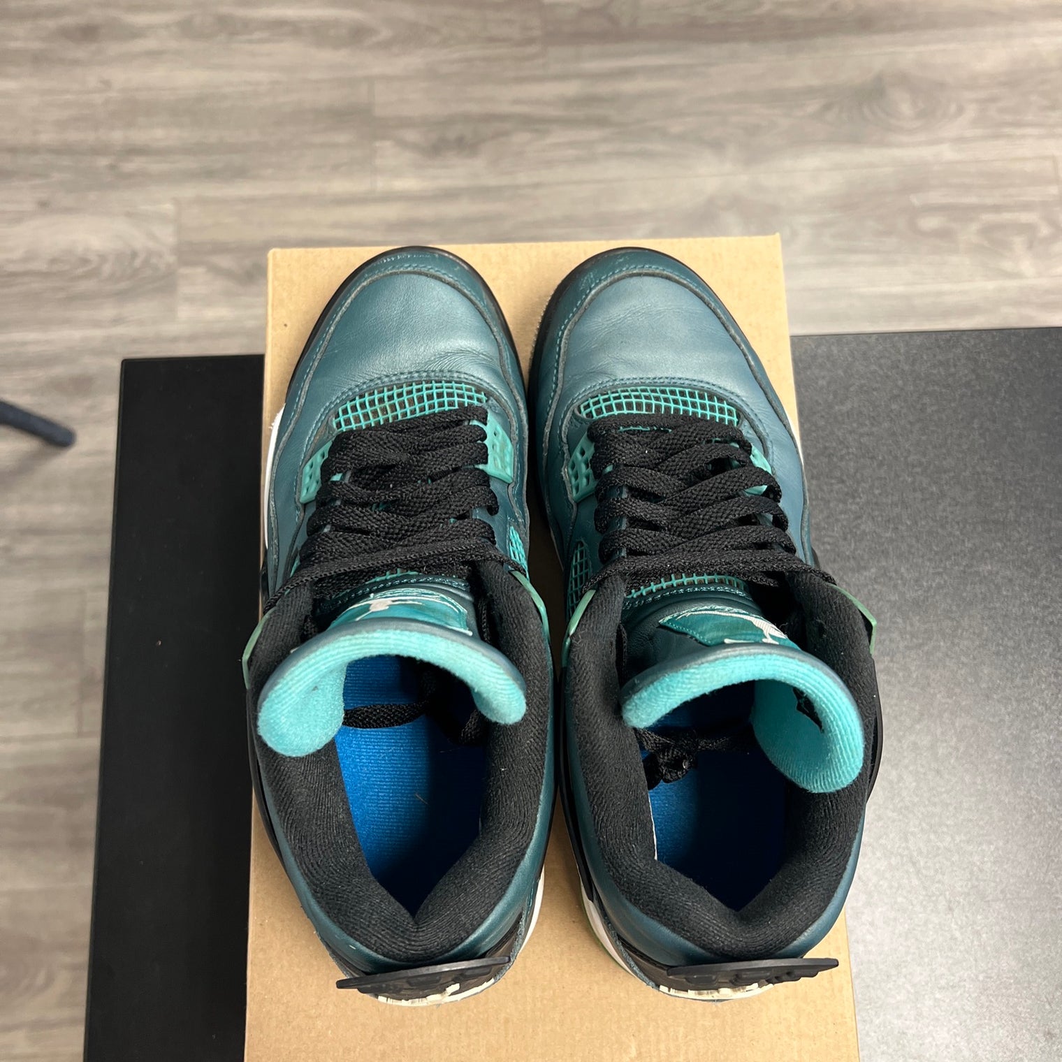 Jordan 4 Retro 30th Teal 2015 (USED, no box)