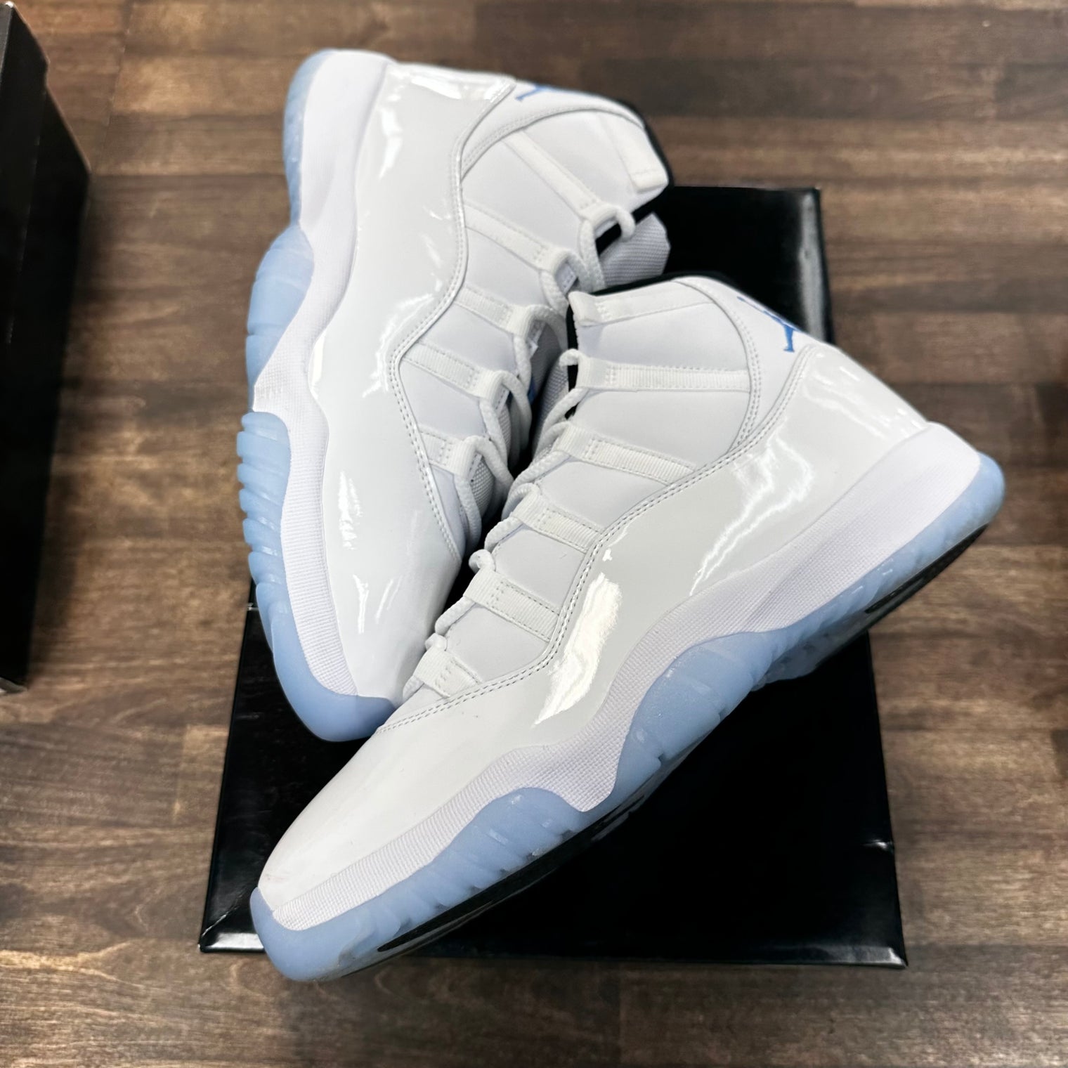Legend Blue Jordan 11 (2025) (USED)