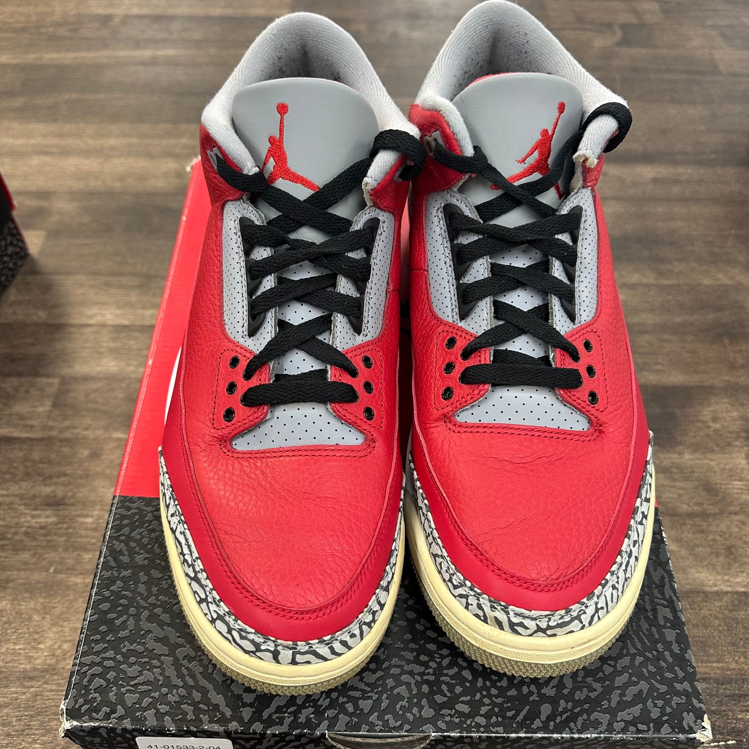 Unite Red Jordan 3 Retro (USED)