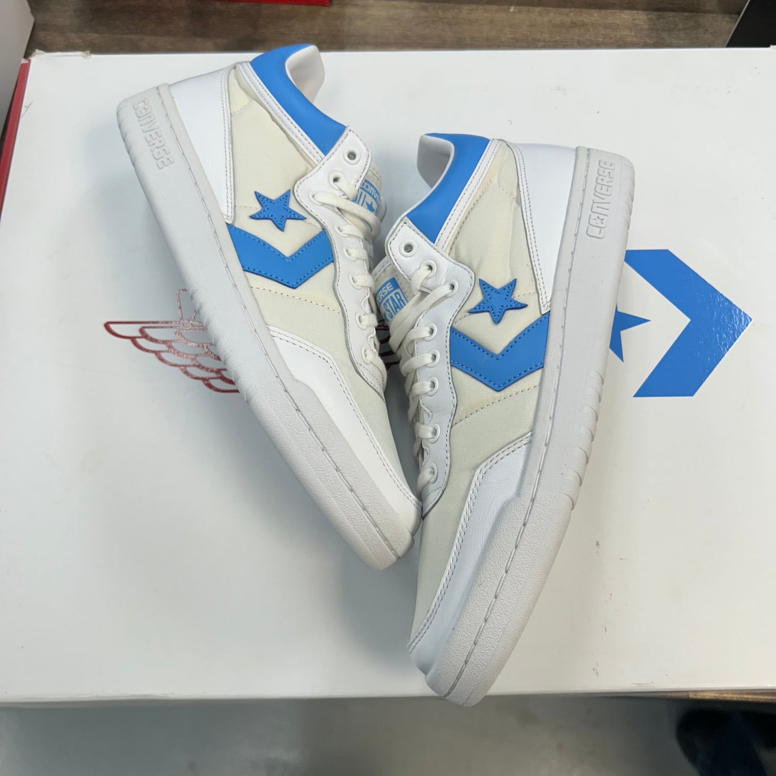 Alumni Pack Jordan 2 Retro & Converse Fastbreak Mid (USED)