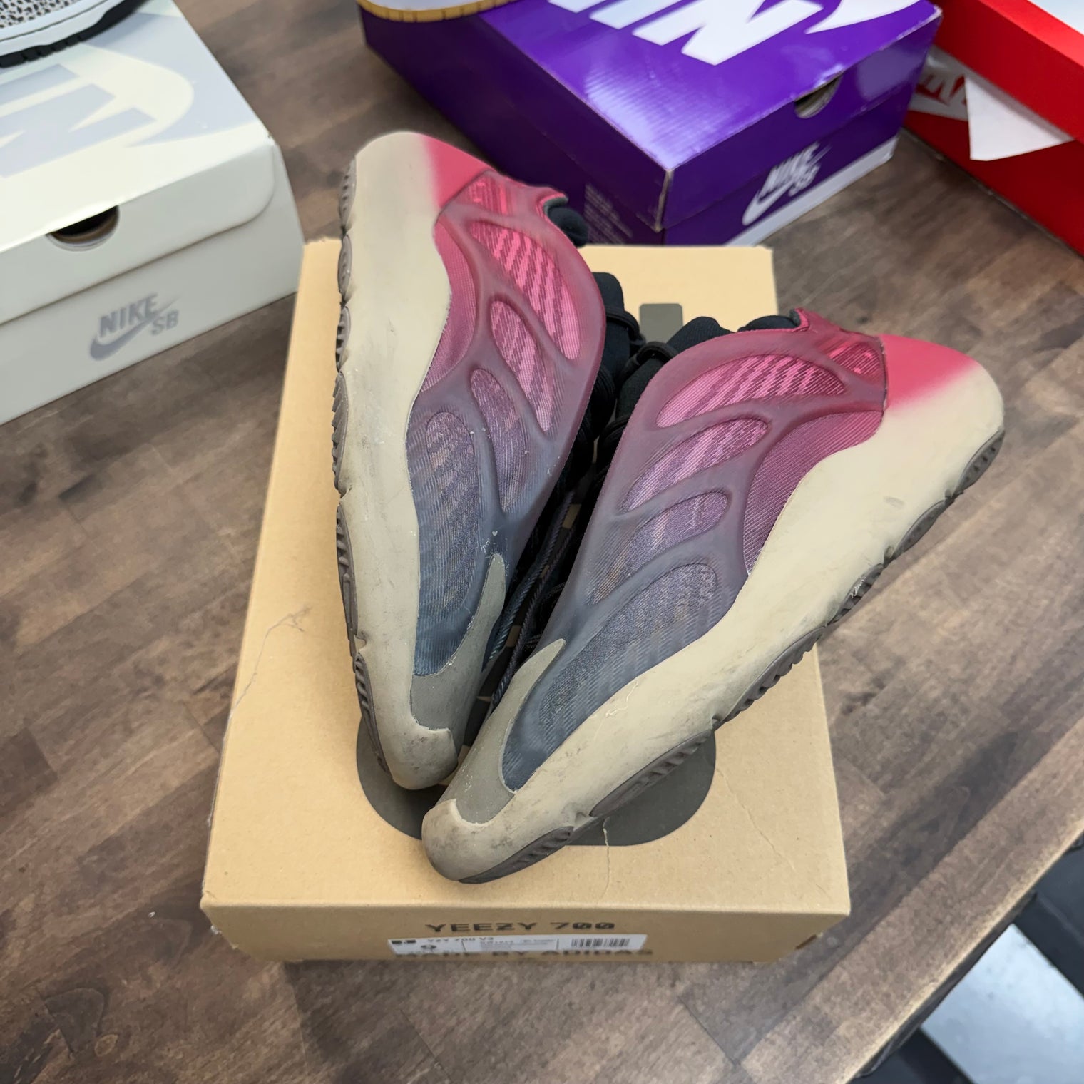 Fade Carbon Yeezy 700 V3 (USED)