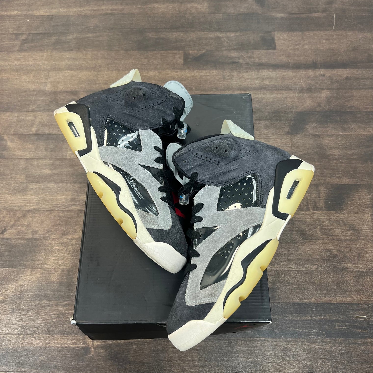 Chrome Tech Jordan 6 (W) (USED)