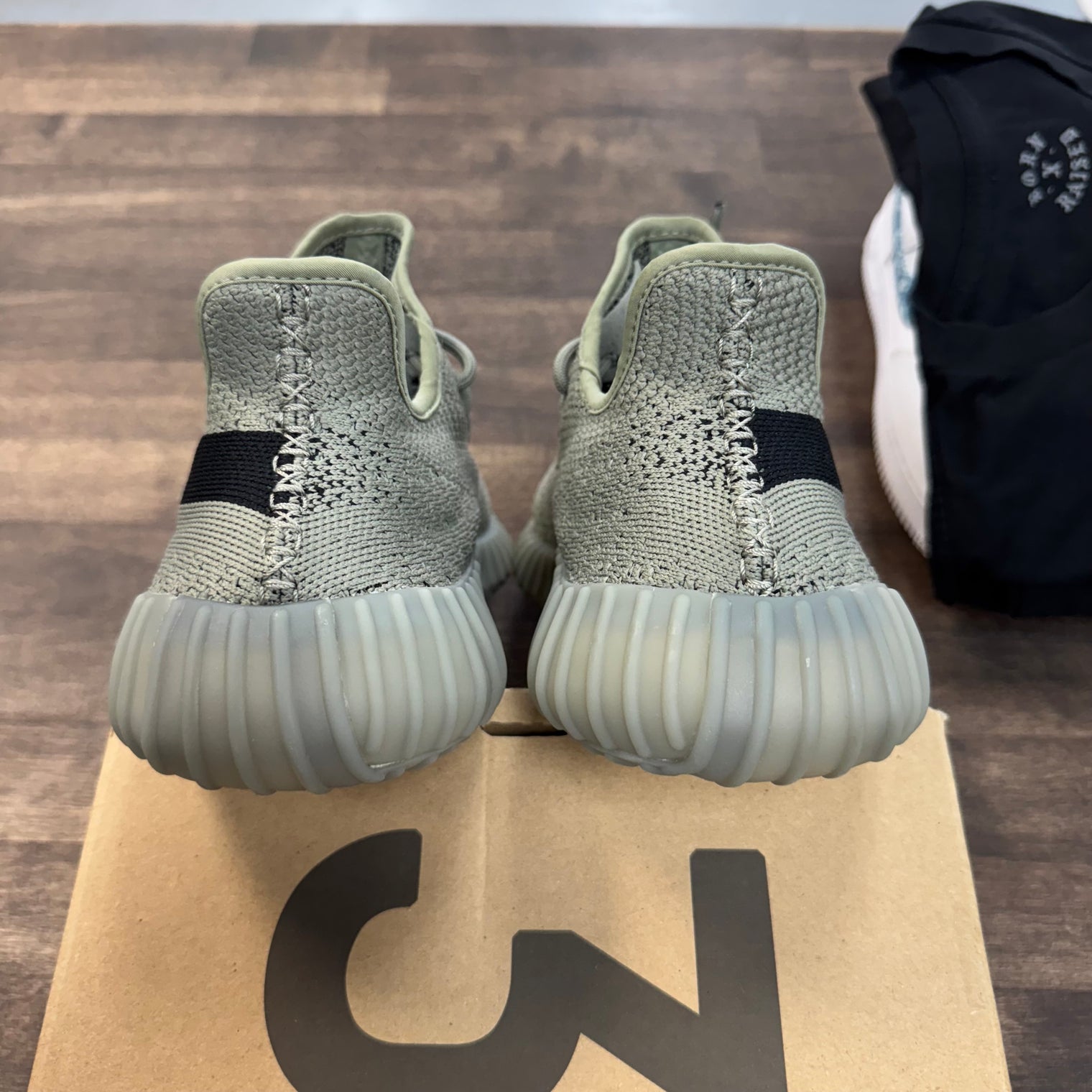 Granite Yeezy 350 (USED)