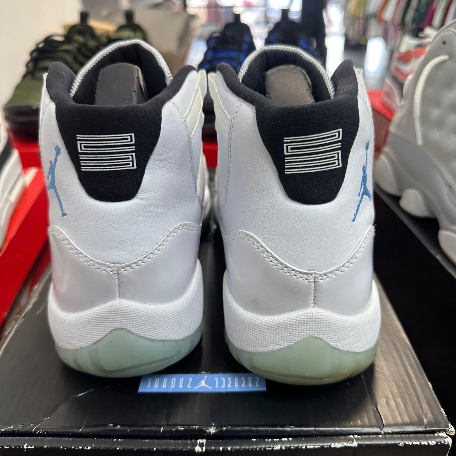 Legend Blue Jordan 11 (2014) (USED)