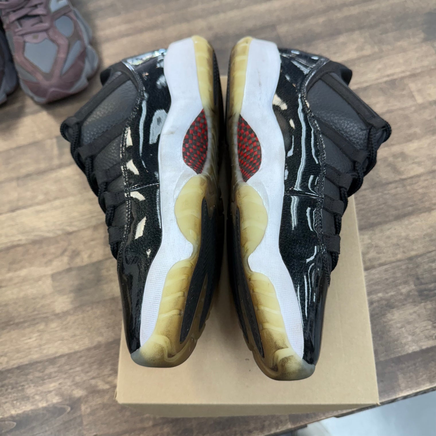 72-10 Jordan 11 Low (USED, No Box)