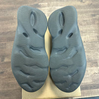 Carbon Yeezy Foam RNNR (USED)