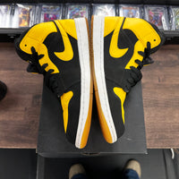 New Love Jordan 1 Mid (USED)