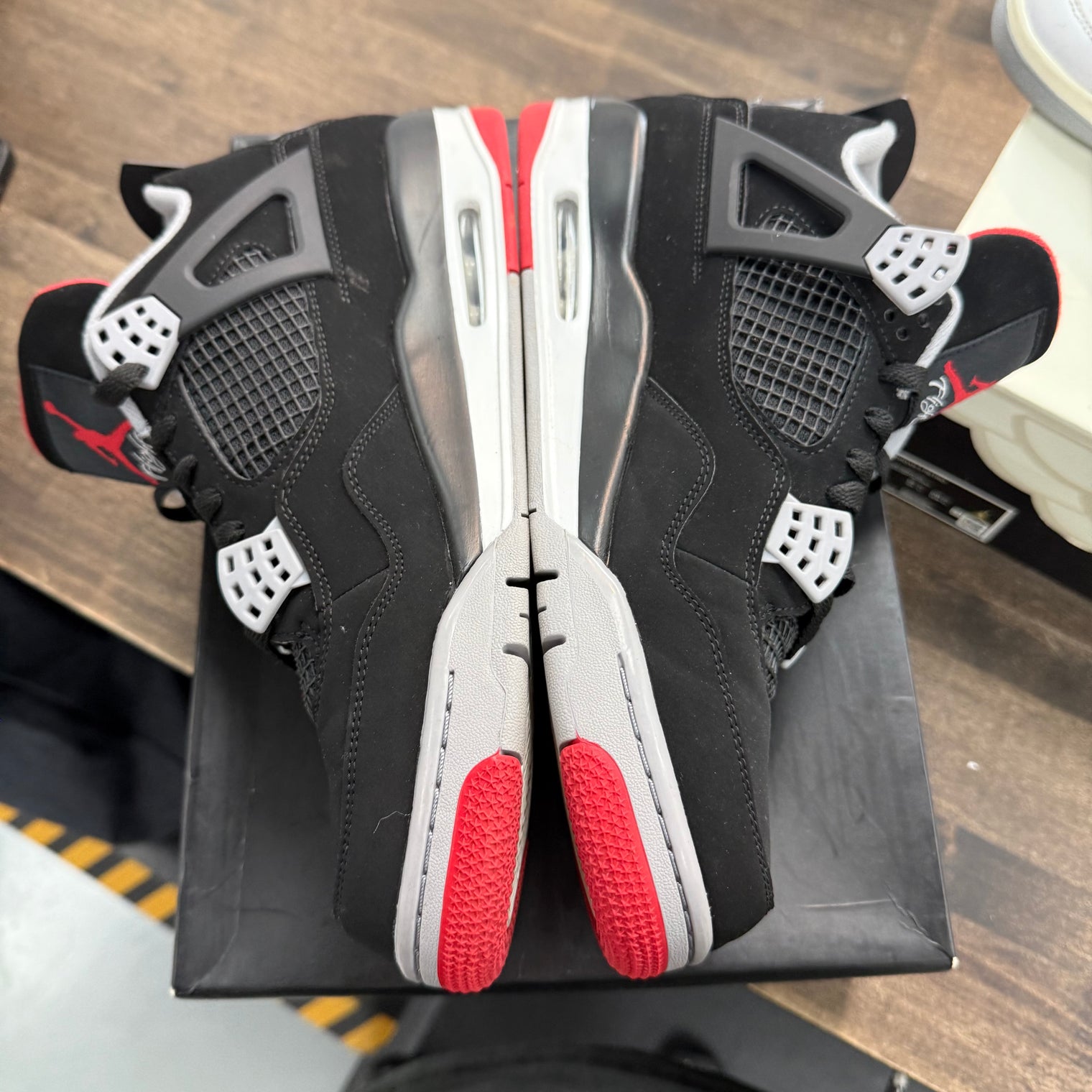 Bred Jordan 4 (2019) (USED)