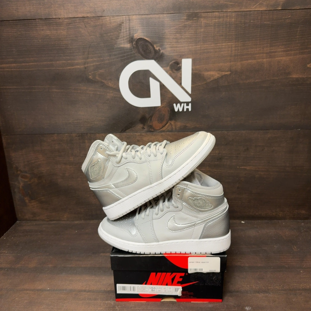 Jordan 1 Retro High CO Japan Neutral Grey (GS) Size 5.5Y (Pre-Owned)