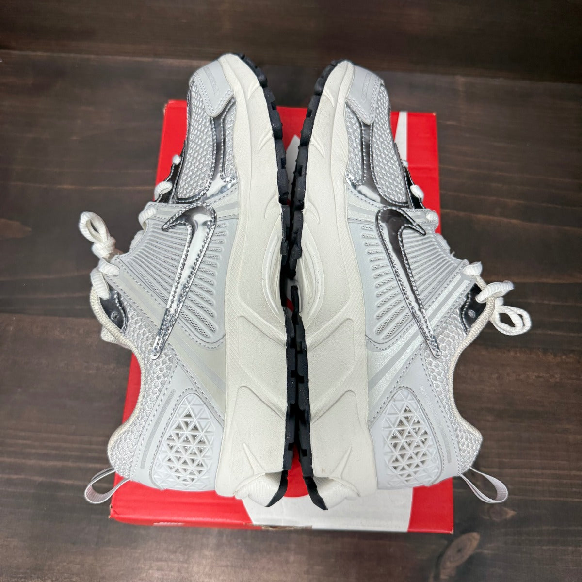 Nike Zoom Vomero 5 Photon Dust Chrome (GS) - Image 4