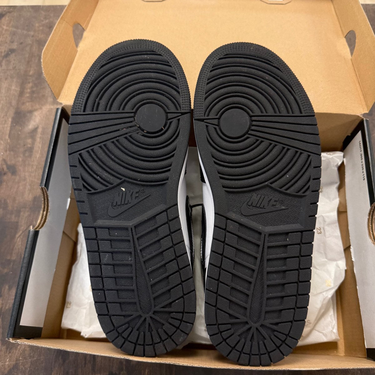 Jordan 1 Mid Carbon Fiber - Image 5