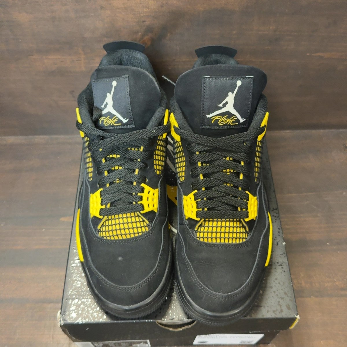 Jordan 4 Retro Thunder (2023) - Image 3
