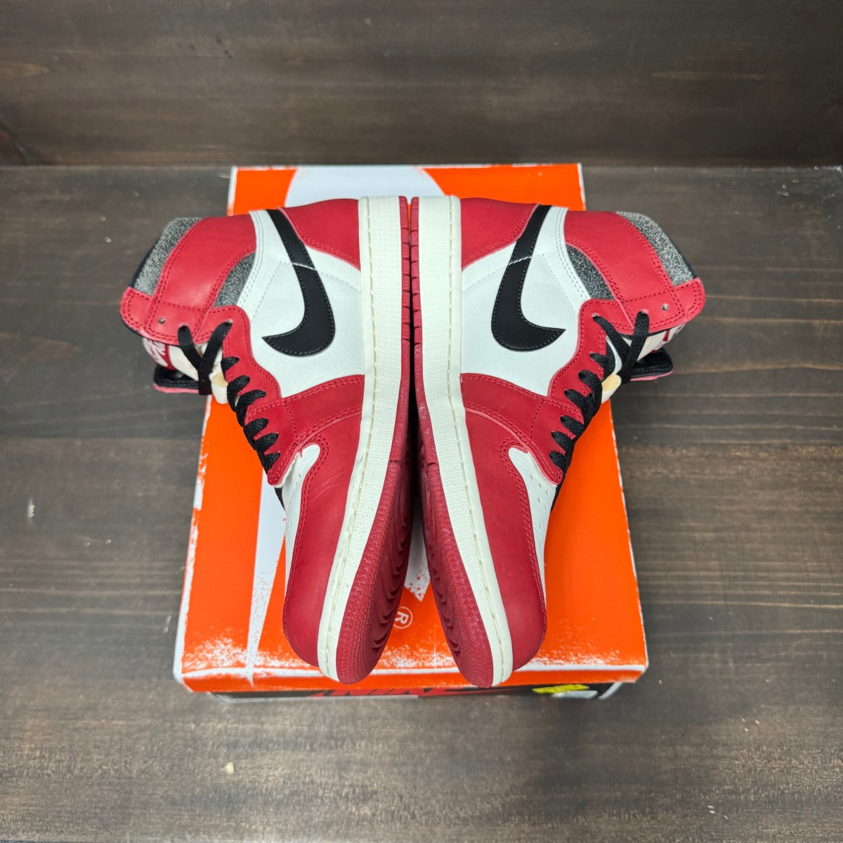 Jordan 1 Retro High OG Chicago Lost and Found - Image 4