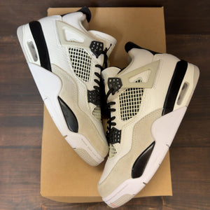 Jordan 4 Retro Military Black Size 5 (Pre-Owned) - Image 2