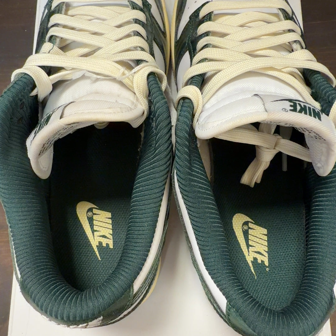 Nike Dunk Low Vintage Green (Women's) Size 9.5W (Pre-Owned) - Image 5