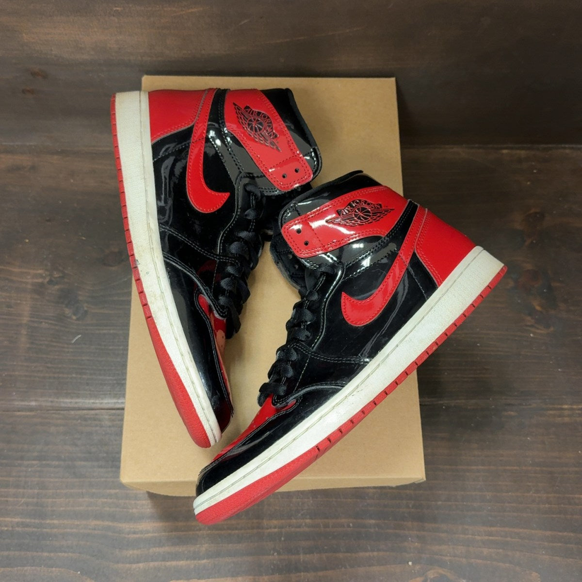 Jordan 1 Retro High OG Patent Bred Size 9 (Pre-Owned) - Image 2