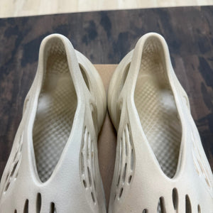 adidas Yeezy Foam RNNR Sand - Image 3