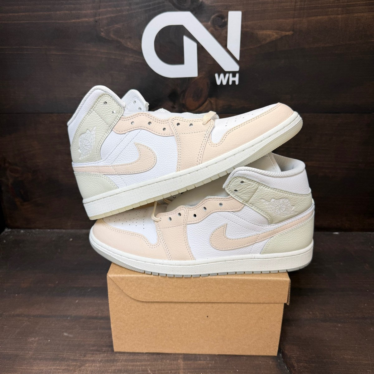 Jordan 1 Mid SE White Sea Glass Glacier Blue Guava Ice Size 10 (Pre-Owned) - Image 1