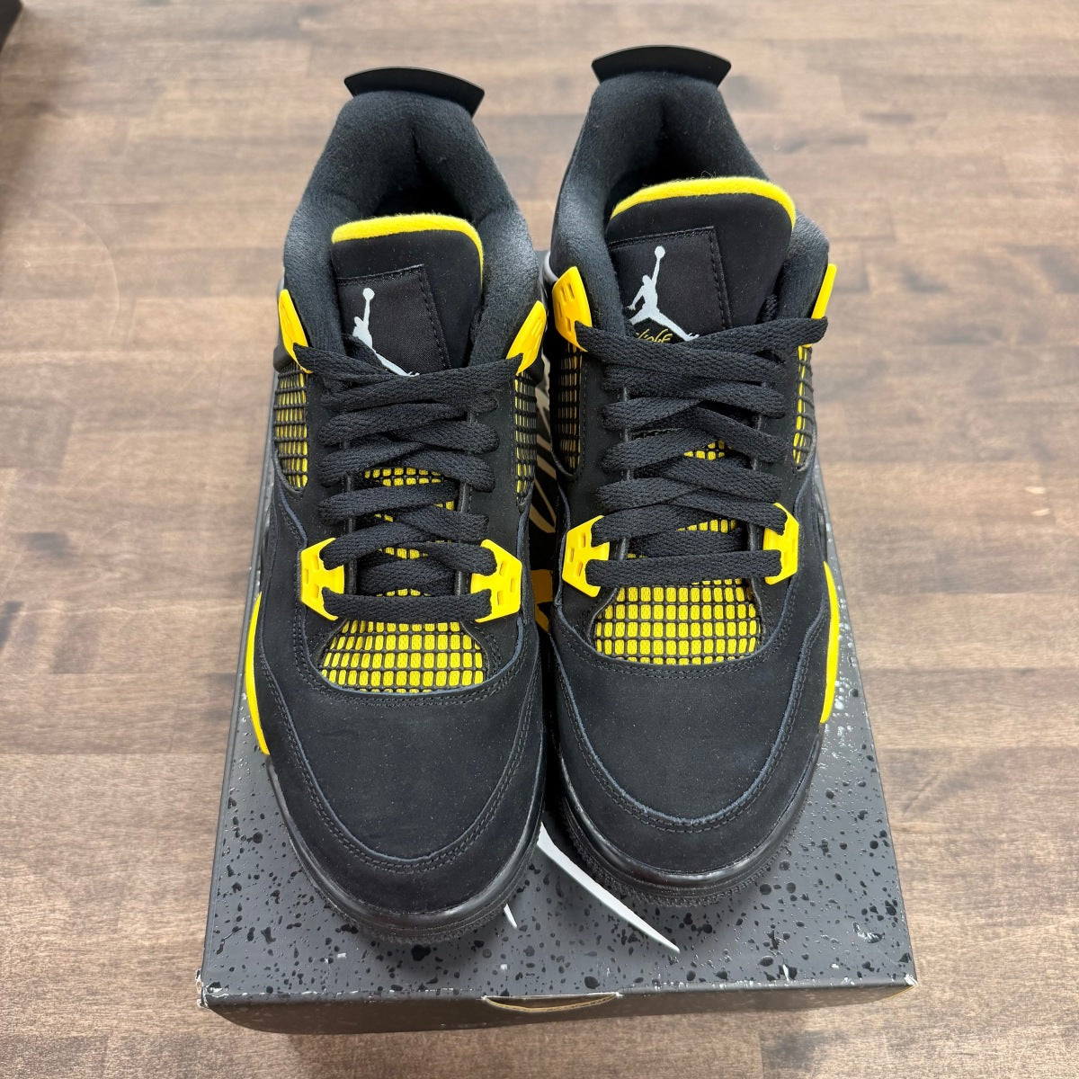 Jordan 4 Retro Thunder (2023) (GS) - Image 2