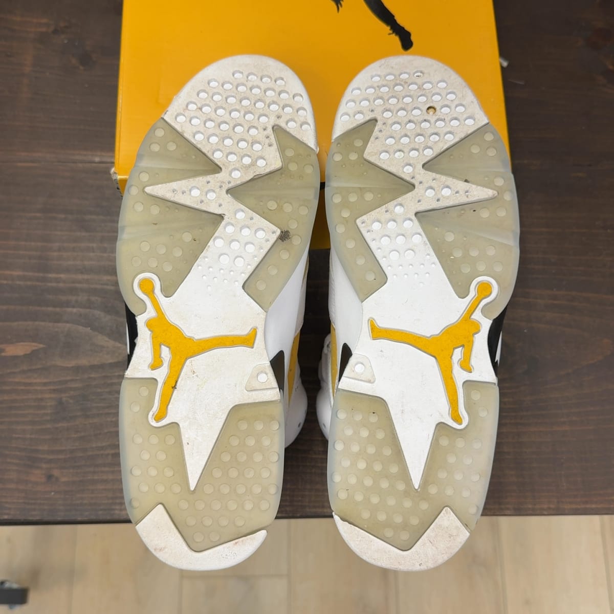 Jordan 6 Retro Yellow Ochre Size 9.5 (Pre-Owned) - aux
