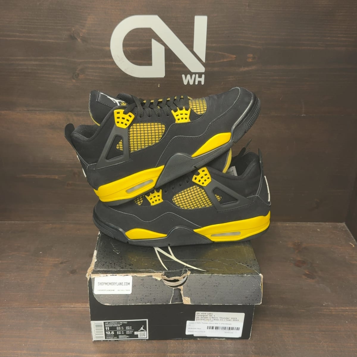 Jordan 4 Retro Thunder (2023) Size 11 (Pre-Owned) - front