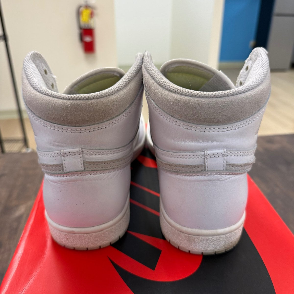 Jordan 1 Retro High '85 Neutral Grey - Image 3