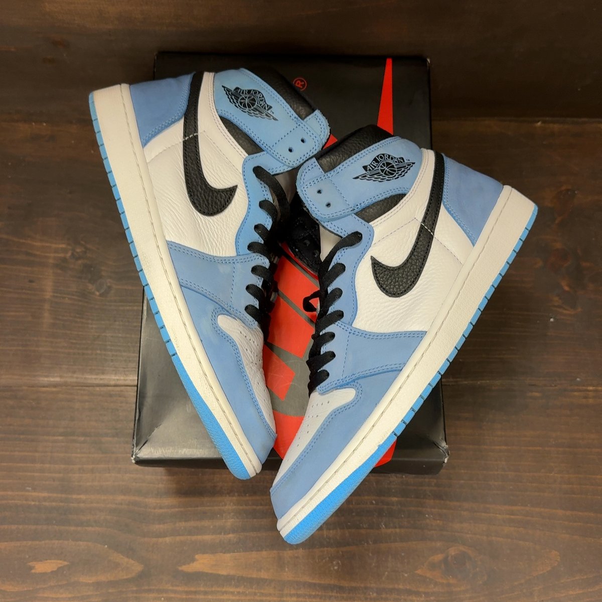 Jordan 1 Retro High OG University Blue Size 12 (Pre-Owned) - back