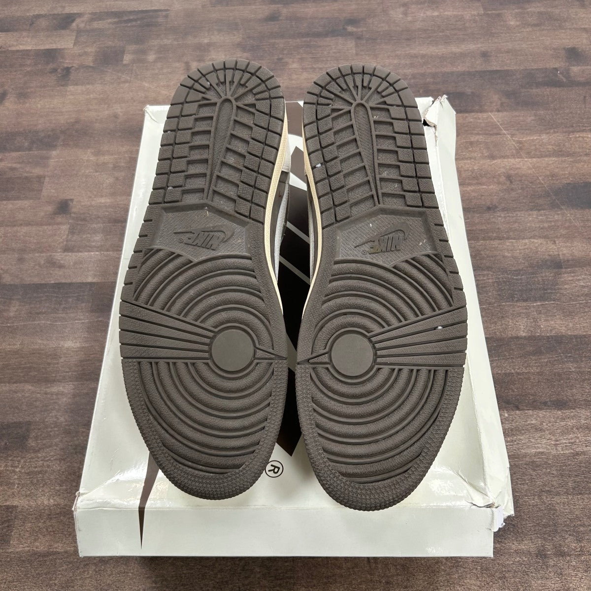Jordan 1 Retro Low OG SP Travis Scott Reverse Mocha - Image 5