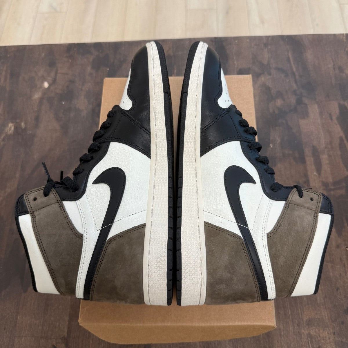 Jordan 1 Retro High Dark Mocha Size 12 (Pre-Owned) - Image 4